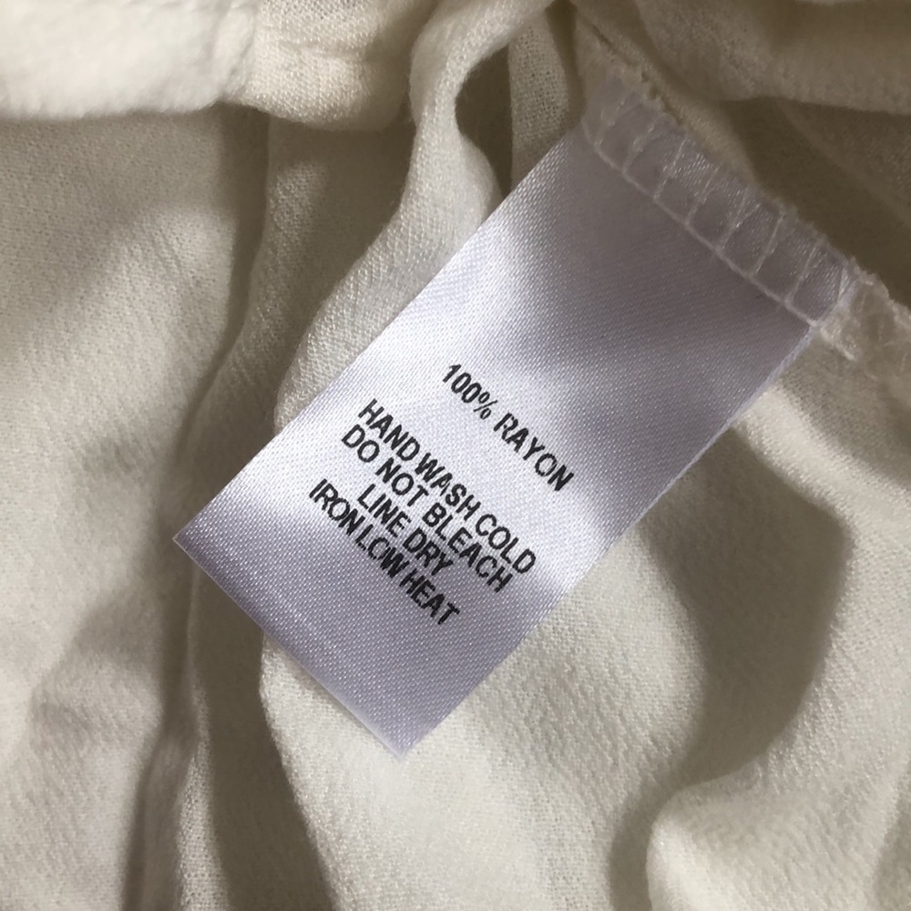 Lulu’s NWT white bell sleeve wrap top 🔥 - Picture 7 of 8